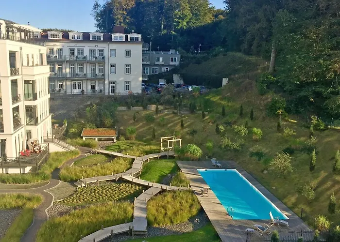 Villa mit Pool: FIRST Sellin - Meerblick-Suite View